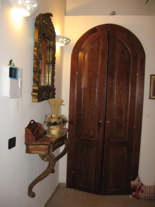 Vivilo Collection - Opera Teather Apartment - Very Central Рим Екстер'єр фото